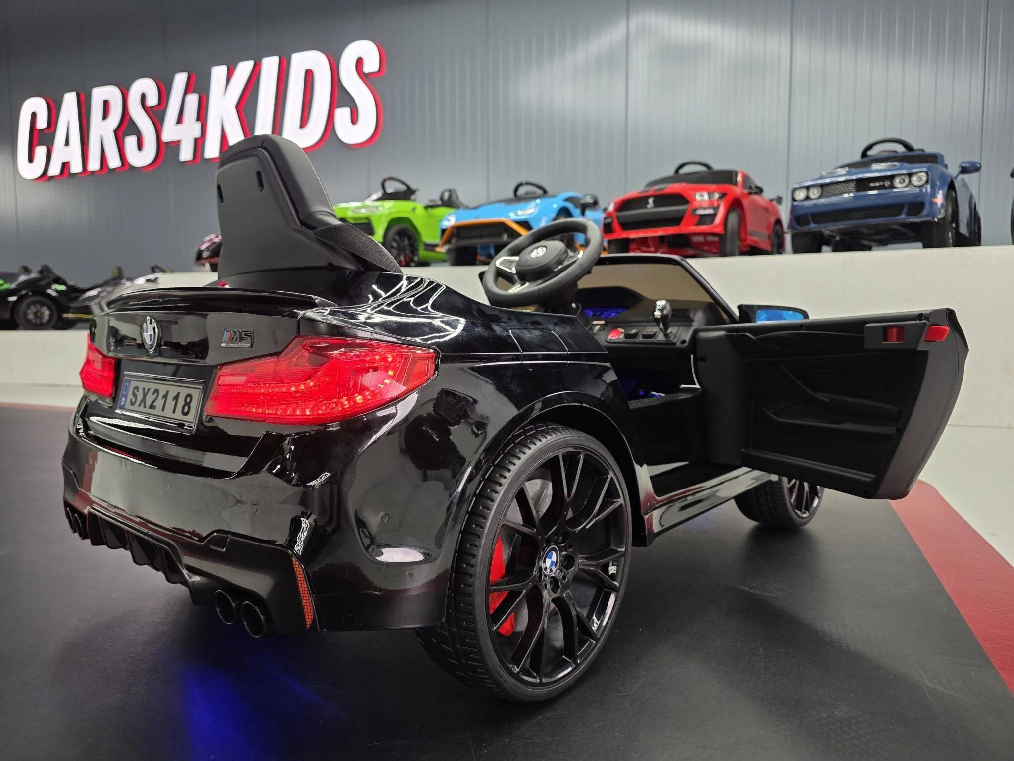 Auto Elettrica per Bambini BMW M5 24 V – Nero Metallizzato - Image 4
