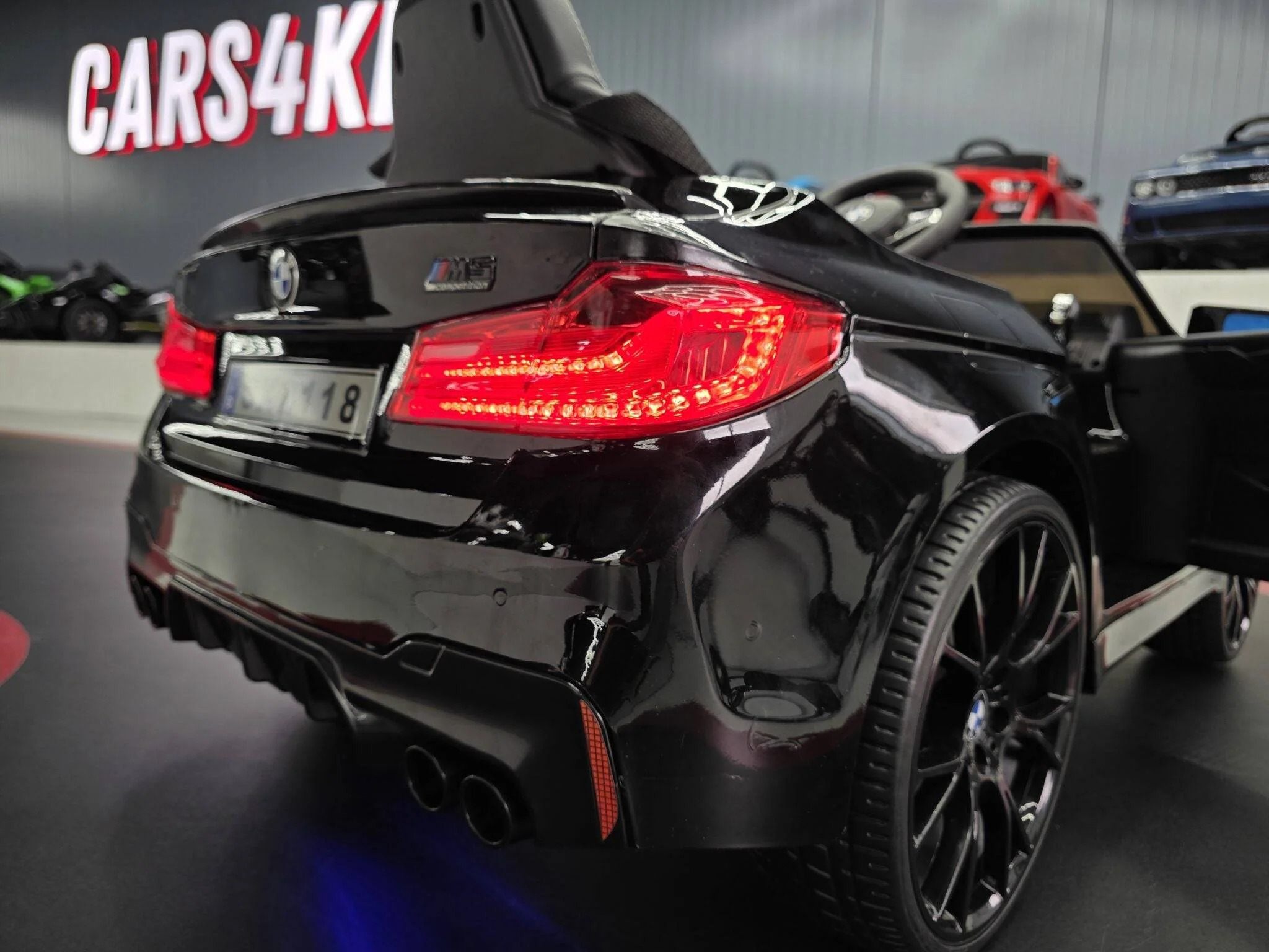 Auto Elettrica per Bambini BMW M5 24 V – Nero Metallizzato - Image 7