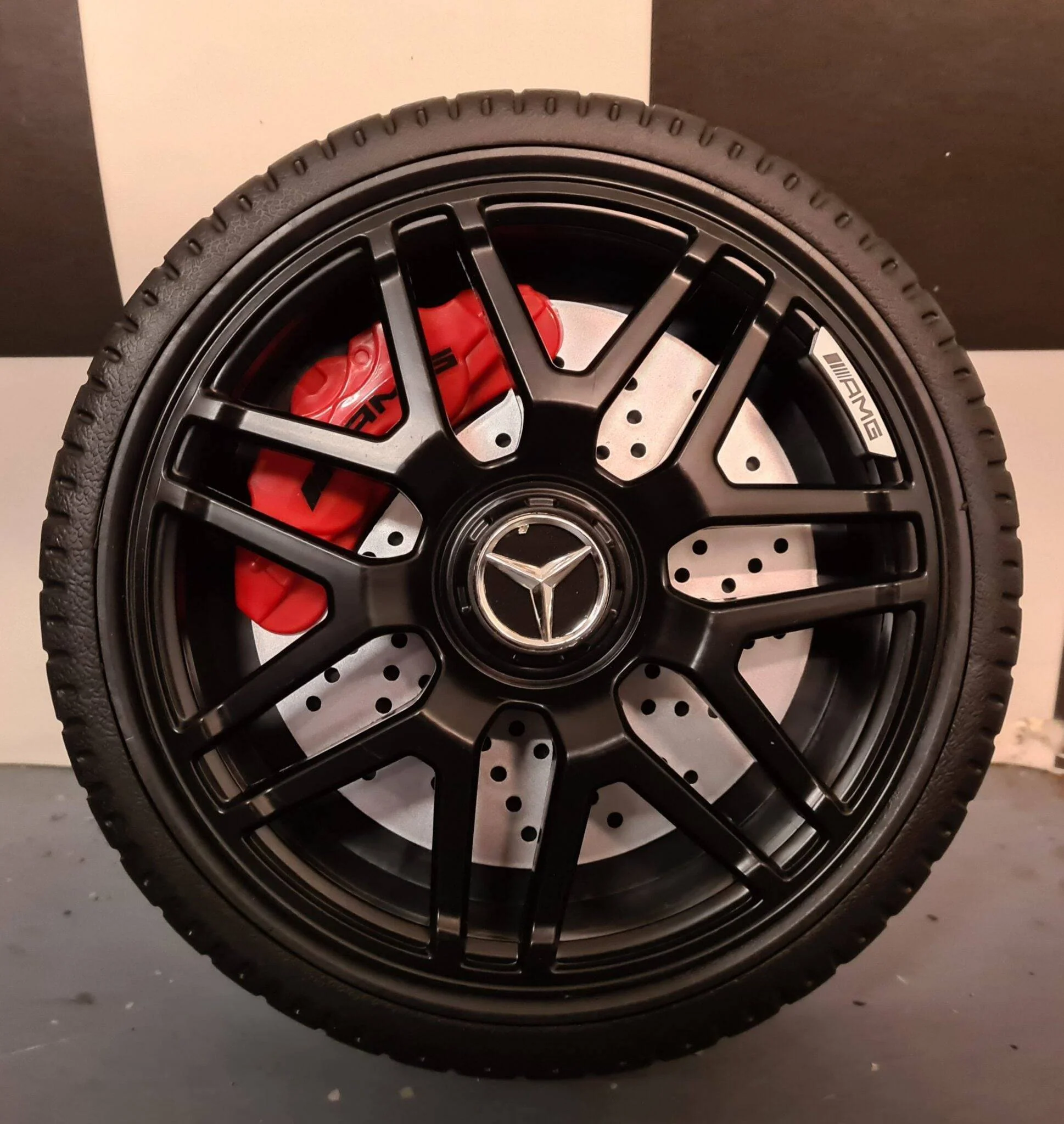 Auto Elettrica per Bambini Mercedes GLC 63 AMG 12 V – Grigio Metallizzato - Image 10
