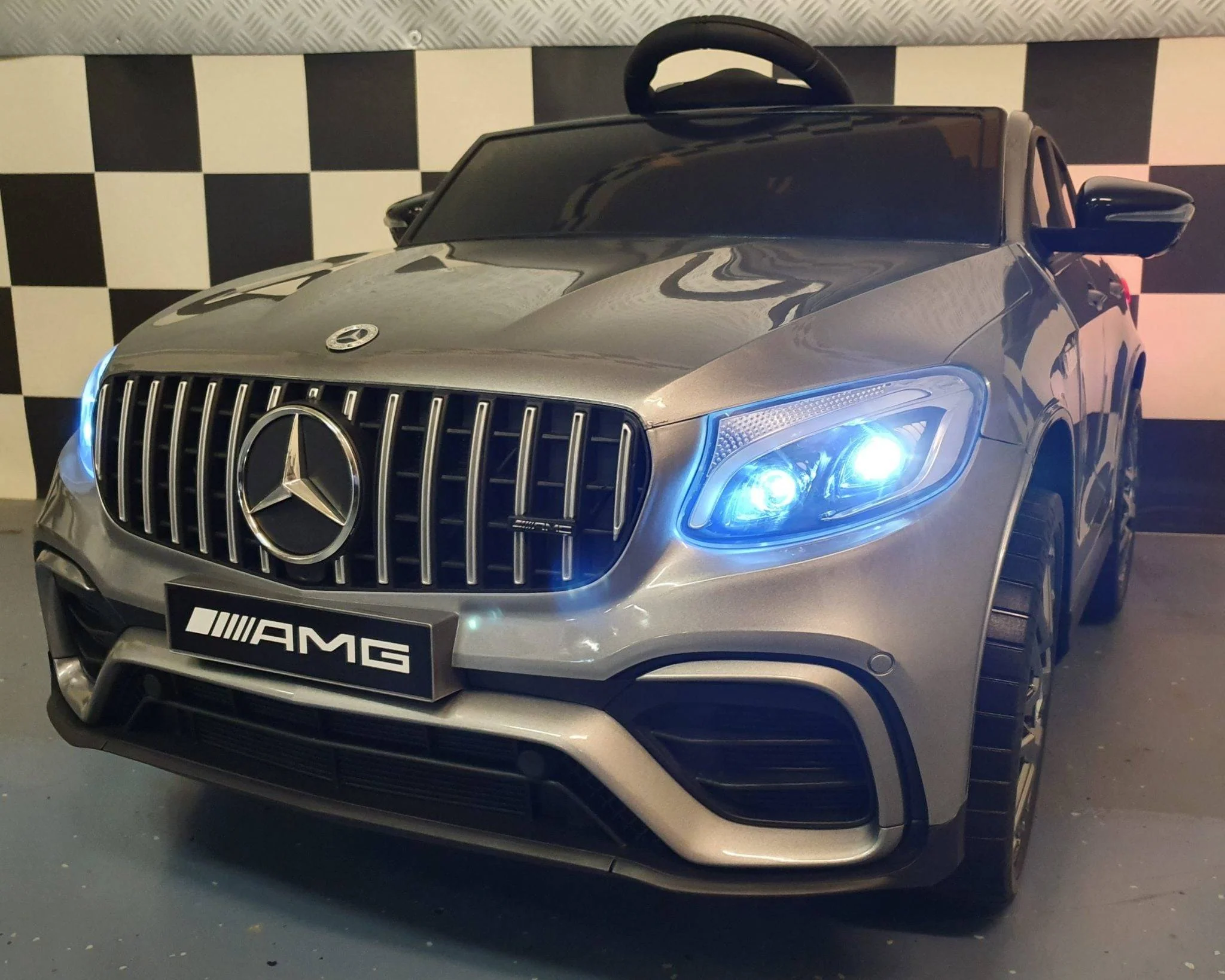 Auto Elettrica per Bambini Mercedes GLC 63 AMG 12 V – Grigio Metallizzato - Image 3