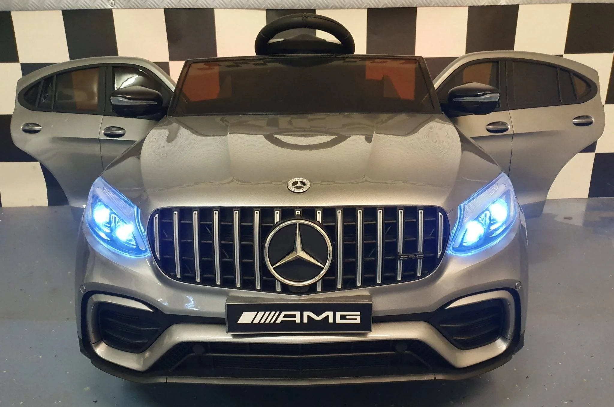 Auto Elettrica per Bambini Mercedes GLC 63 AMG 12 V – Grigio Metallizzato - Image 5