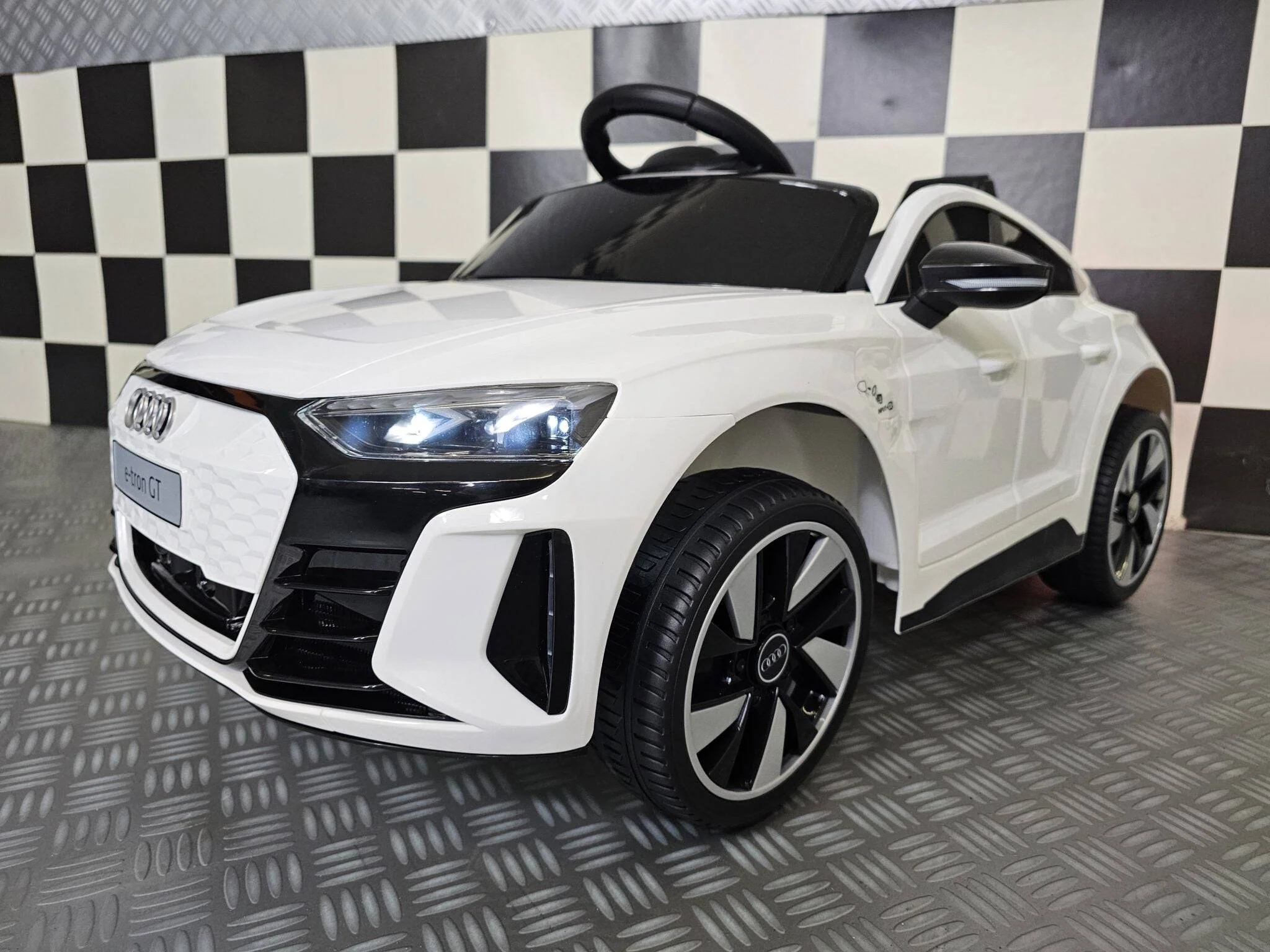 Auto Elettrica per Bambini Audi E-Tron 12 V – Bianca - Image 2