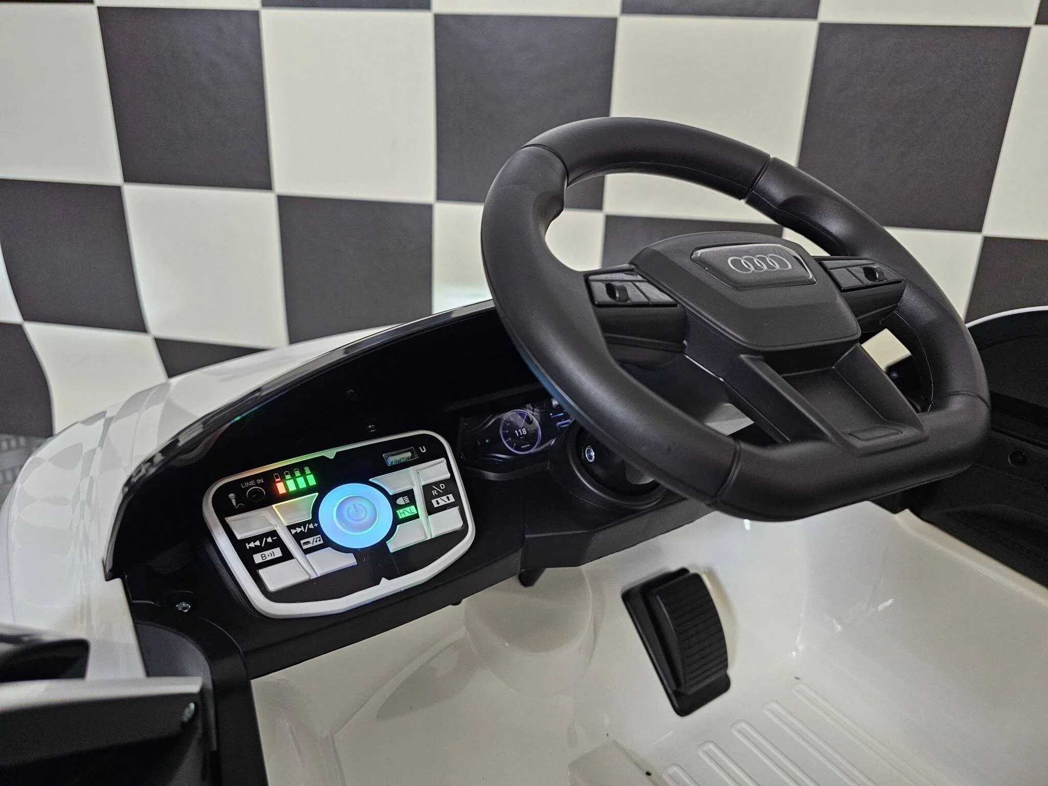 Auto Elettrica per Bambini Audi E-Tron 12 V – Bianca - Image 8