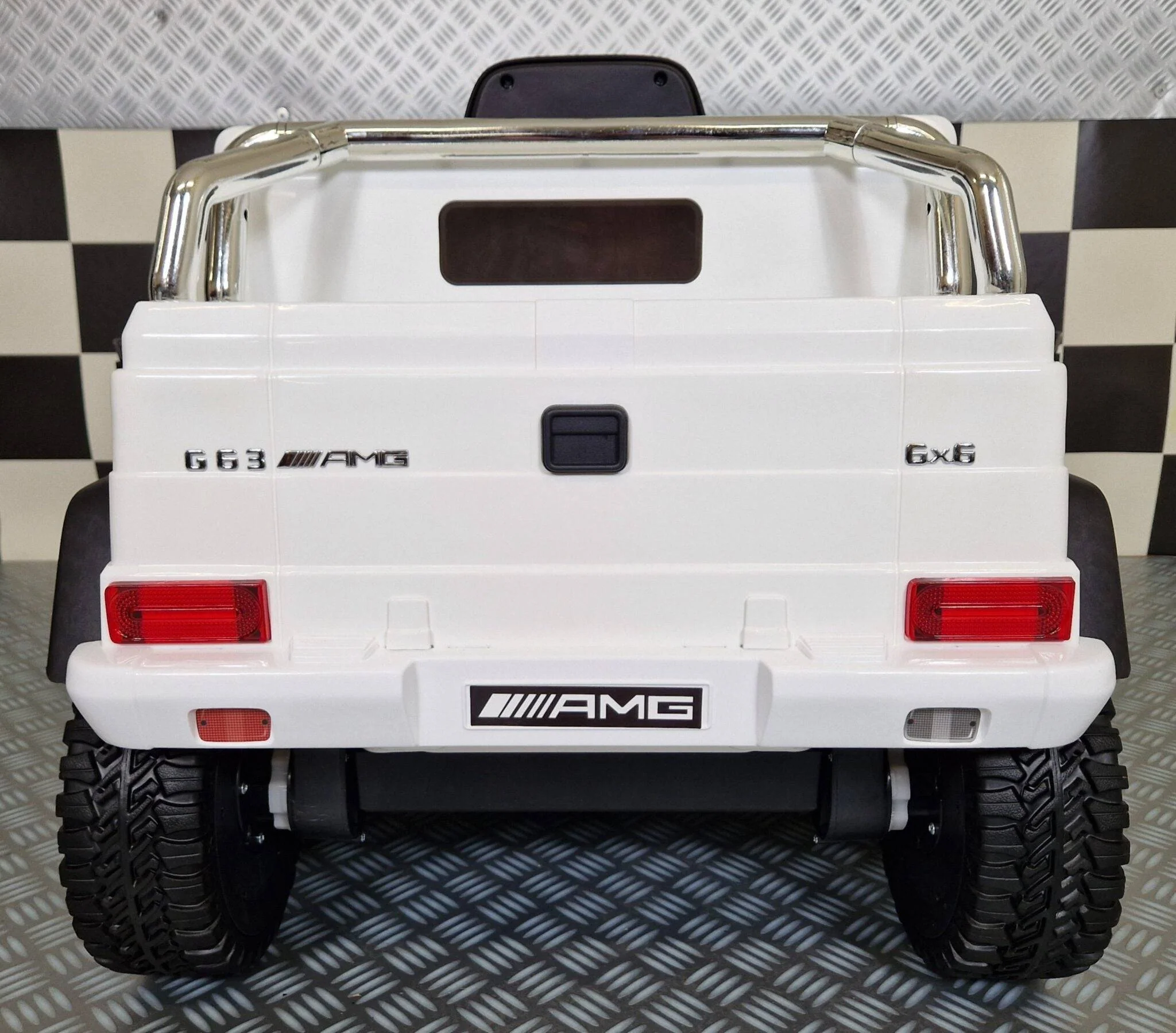 Auto Elettrica per Bambini Mercedes G63 AMG 6×6 12 V – Bianca - Image 6