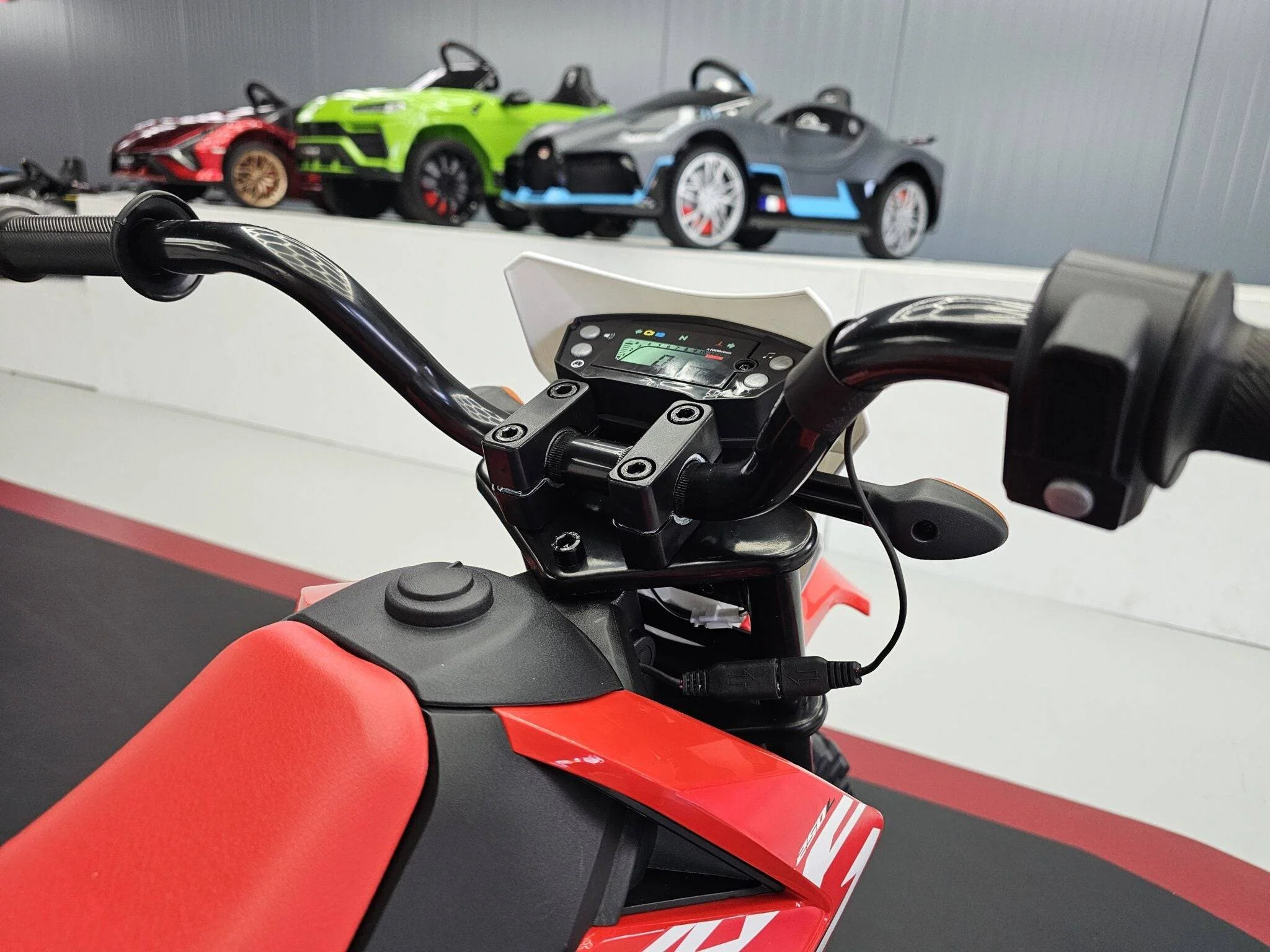 Moto Elettrica per Bambini Honda CRF 12 V – Rossa - Image 6