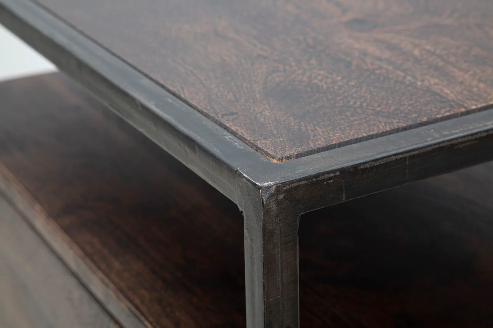 Comodino Elegante in Legno di Acacia Nilotica cm 45x30x66 con Anta e Ripiano - Image 6