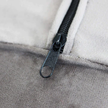 Divano Chesterfield in velluto blu o taupe con lavorazione capitonné - Image 9