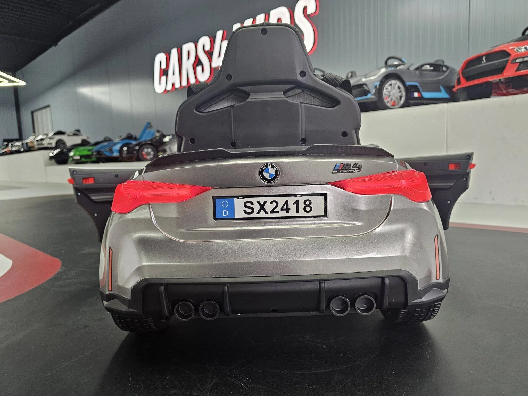 Auto Elettrica per Bambini BMW M4 12 V – Grigio Metallizzato - Image 5
