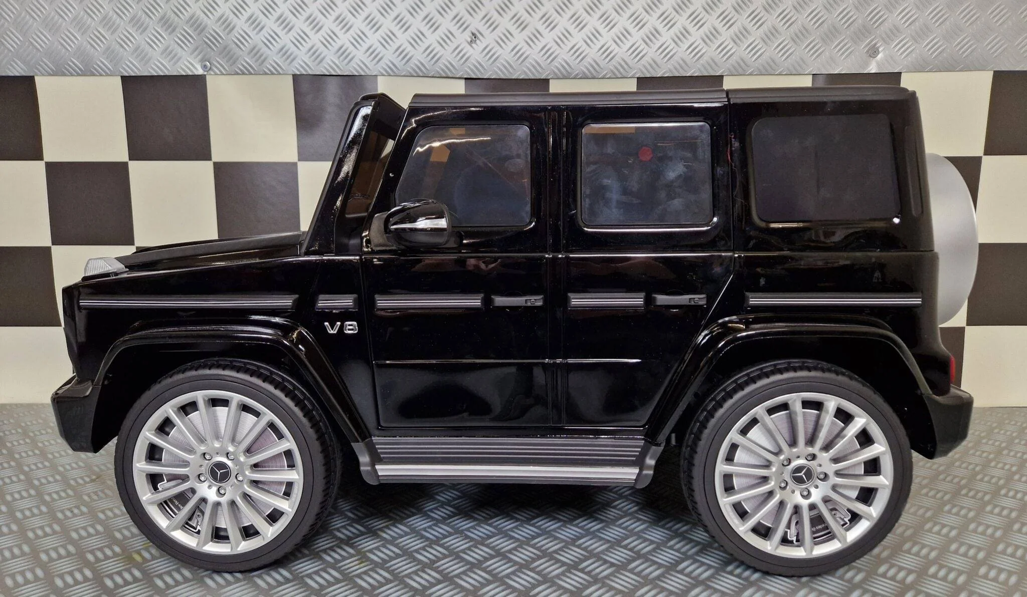 Auto Elettrica per Bambini Mercedes G500 12 V – Nero Metallizzato - Image 4