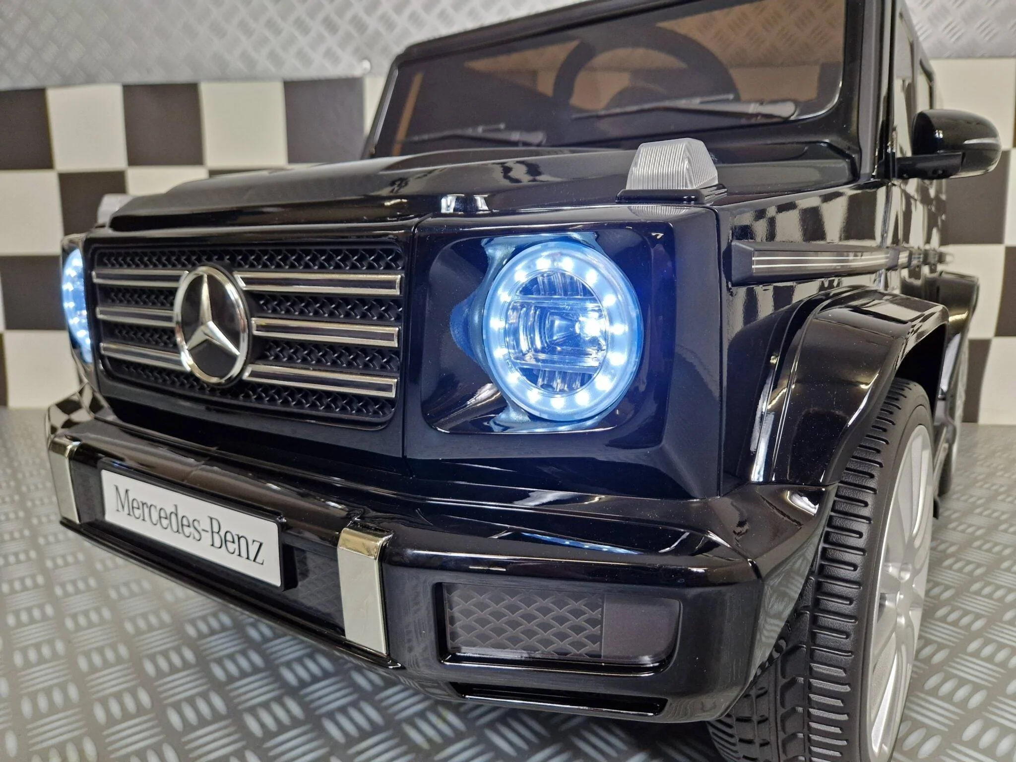 Auto Elettrica per Bambini Mercedes G500 12 V – Nero Metallizzato - Image 7