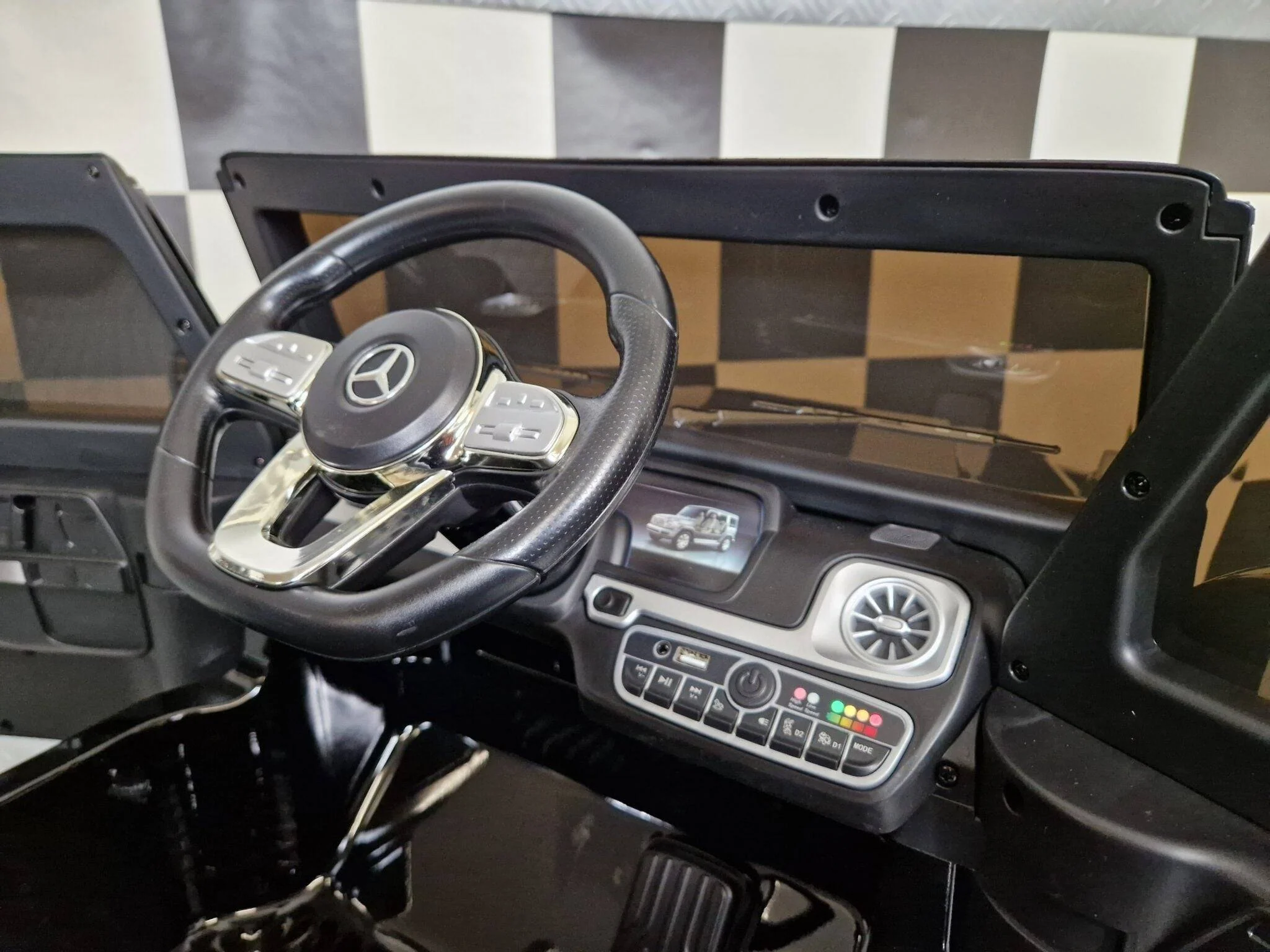 Auto Elettrica per Bambini Mercedes G500 12 V – Nero Metallizzato - Image 9