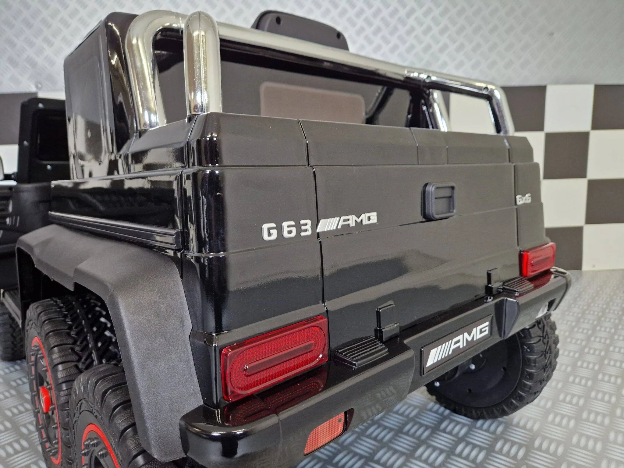 Auto Elettrica per Bambini Mercedes G63 AMG 6×6 12 V – Nero Metallizzato - Image 7