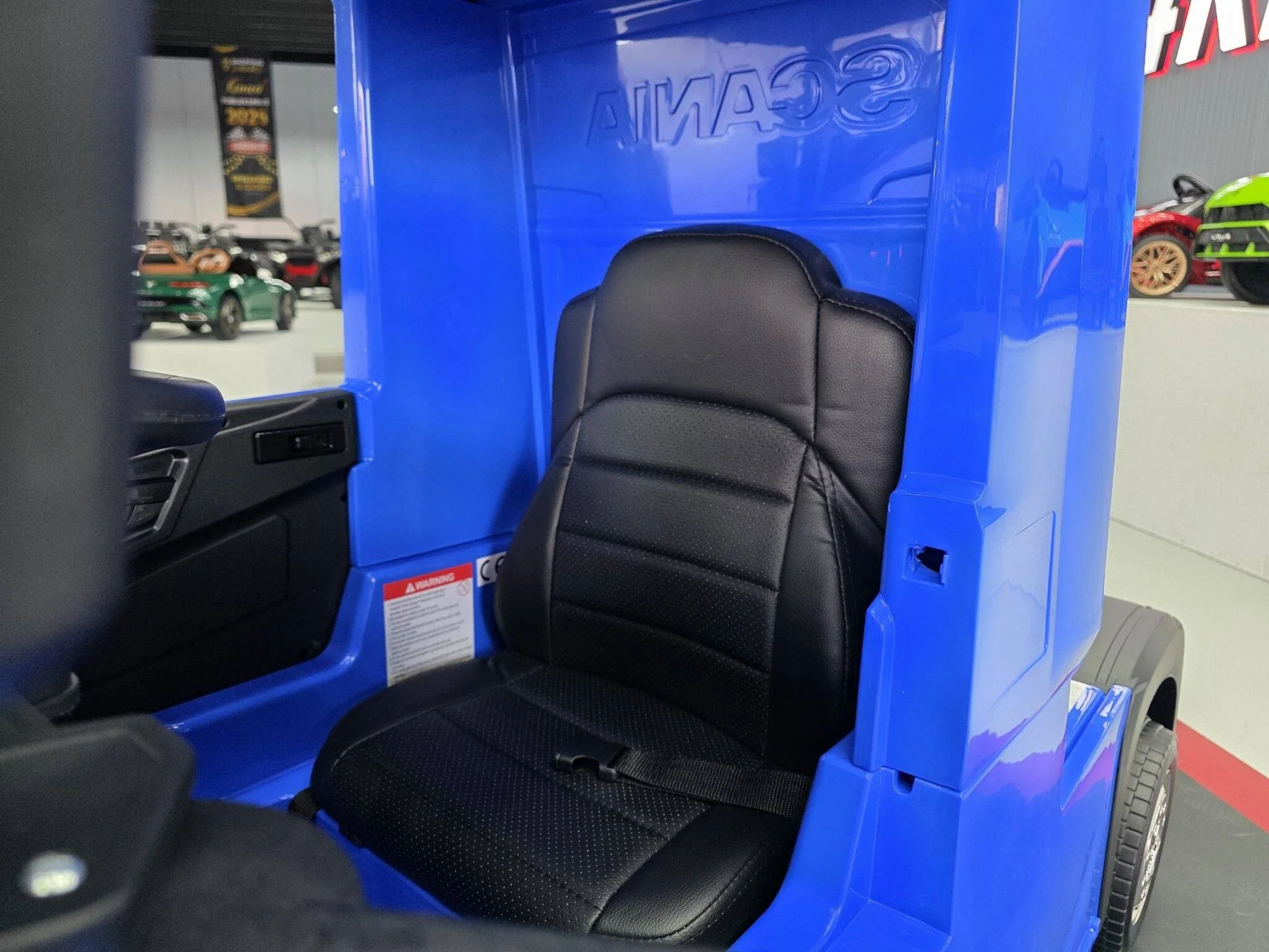 Camion Elettrico Scania per Bambini Scania 12 V – Blu - Image 8
