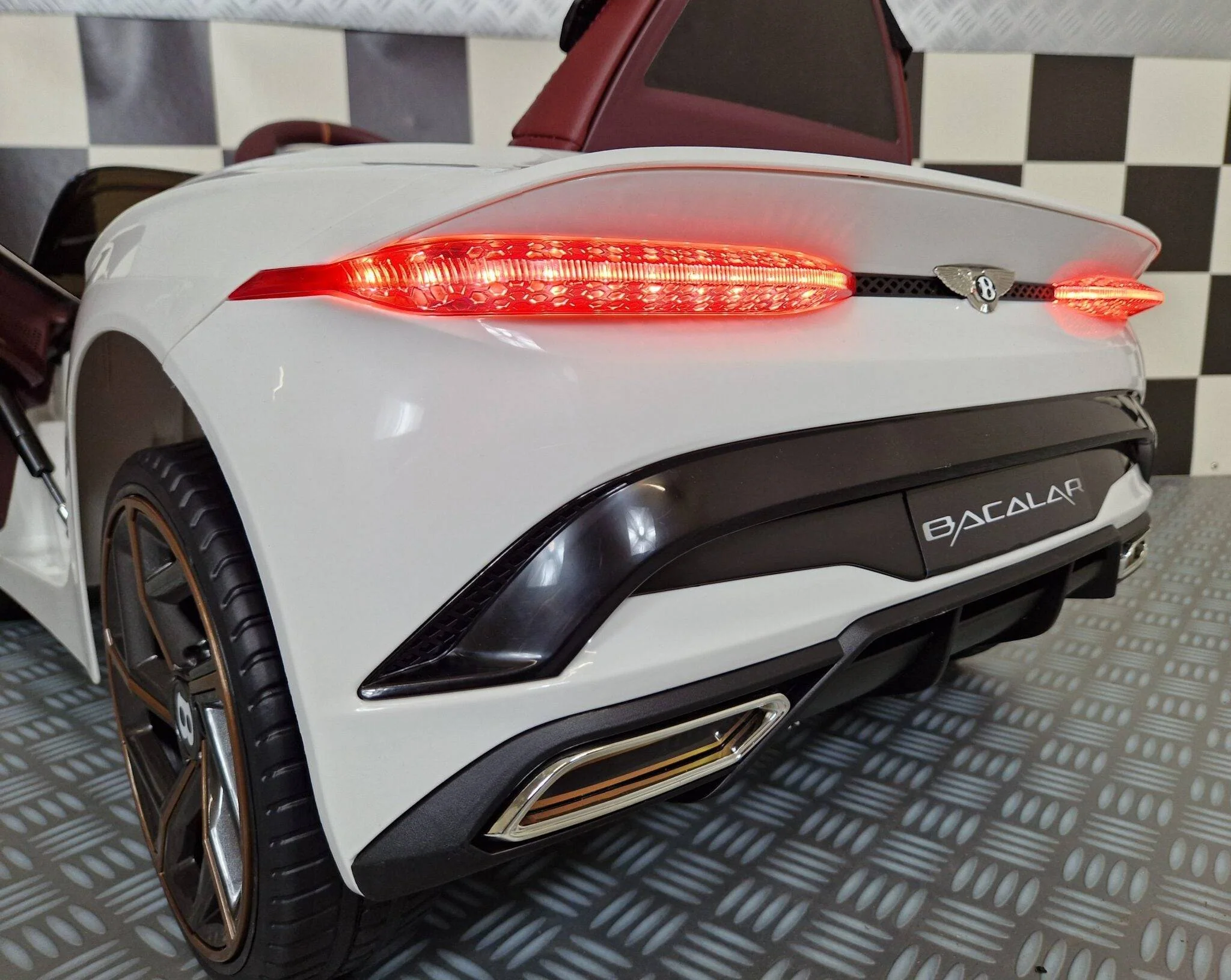 Auto Elettrica per Bambini Bentley Bacalar 12 V – Bianca - Image 8