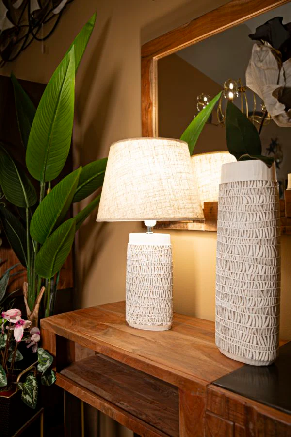 Lampada da Tavolo Nairobi in Resina Ø 35 cm - Elegante e Moderna - Image 5