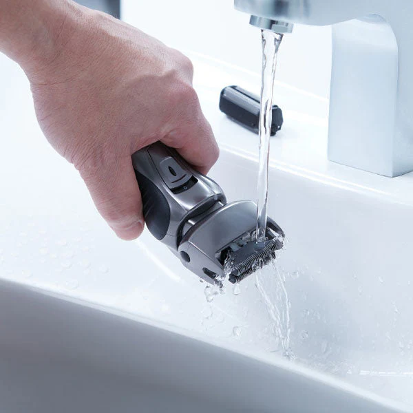 PANASONIC WET DRY ESSENTIAL MOBILE SHAVER ES-RW33 - Image 3