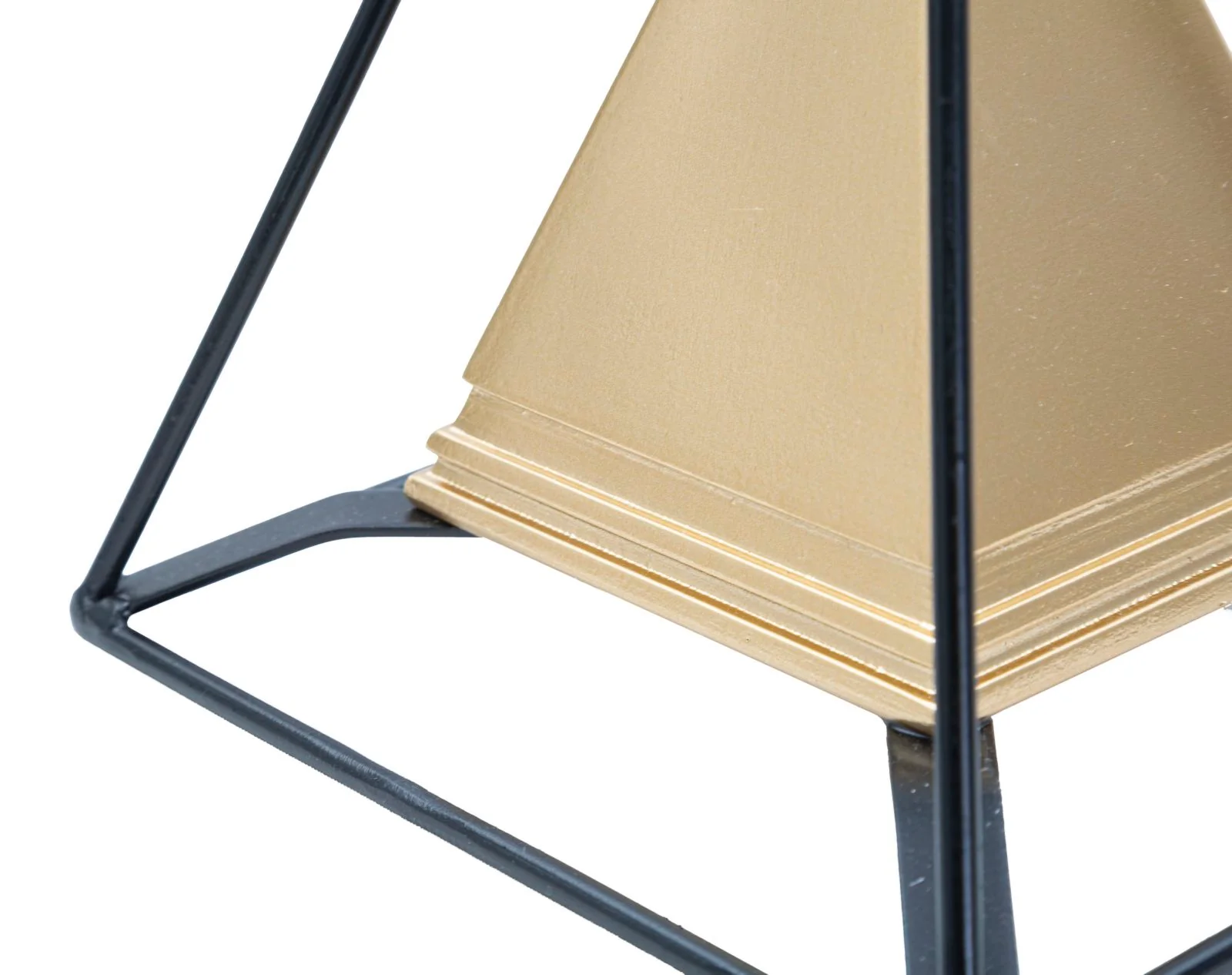Piramide dorata con supporto in ferro 15x15x21 cm - Image 4