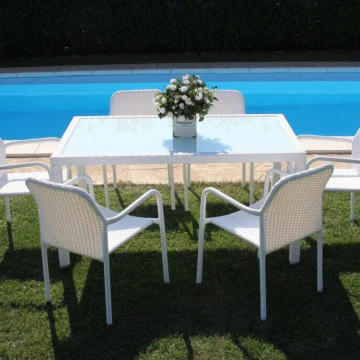Tavolo da giardino Azore 150 x 90 rettangolare con struttura in metallo e wicker e piano in vetro - Image 6
