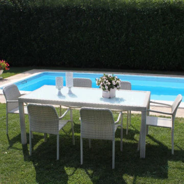 Tavolo da giardino Azore 150 x 90 rettangolare con struttura in metallo e wicker e piano in vetro - Image 9